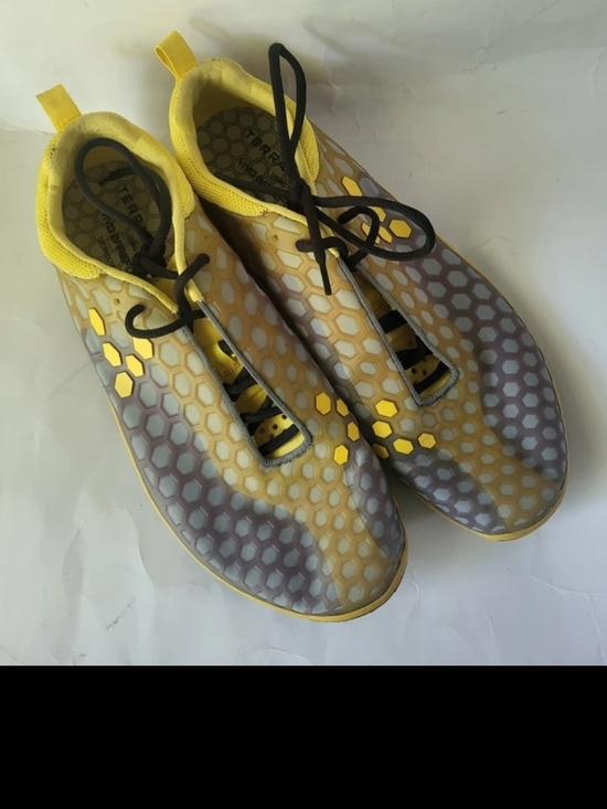Vivo Barefoot Yellow and Gray Hex-Pattern Athletic Shoes EU 45 main image 9